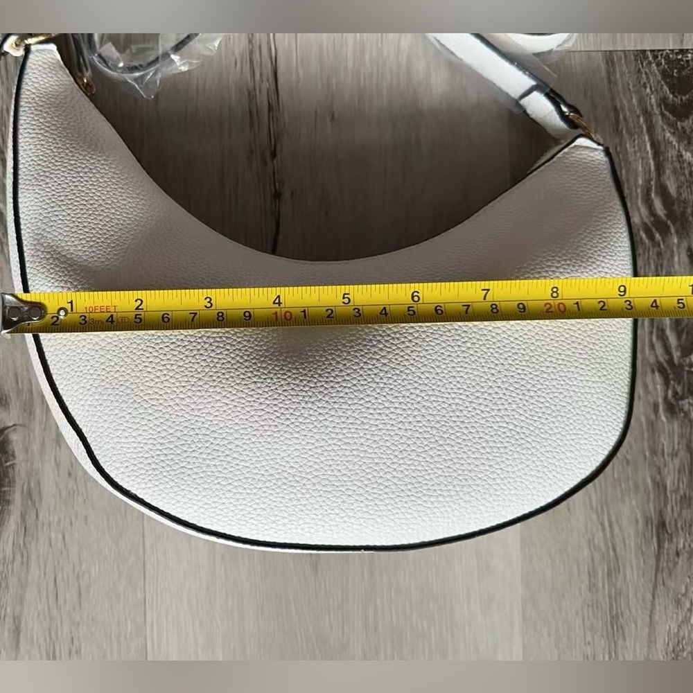 🫘 Bean-Shaped Handbag with A Mini-Bag, White Color - Picture 7 of 12